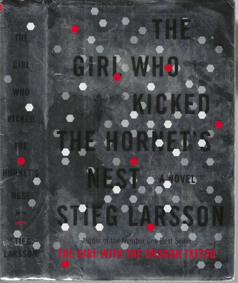 Item #12989 The Girl Who Kicked the Hornet's Nest (Millennium #3). Steig Larsson.
