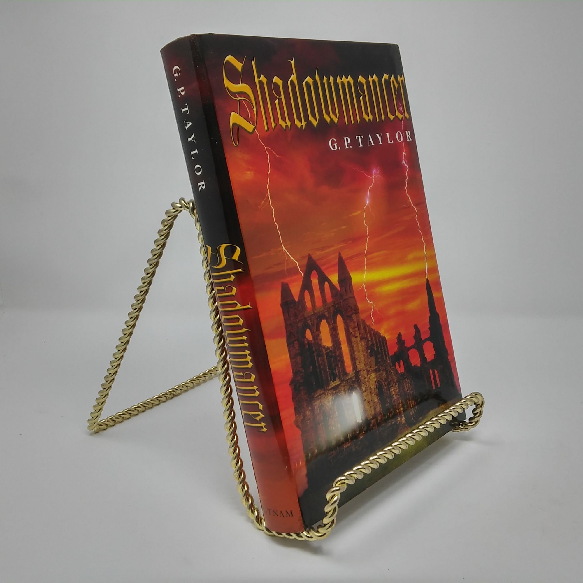 Shadowmancer: From darkness comes an ancient evil.. | G. P. Taylor