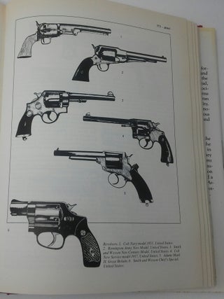 The Complete Encylopedia of Arms & Weapons